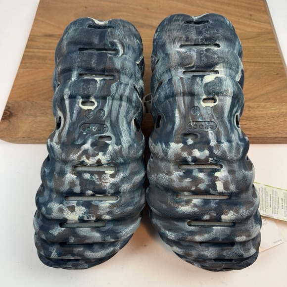 New NWT Mens Crocs Echo Marbled Blue Comfort Clogs Sandals Shoes Size 10 M - Picture 7 of 8